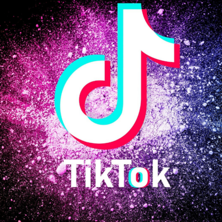 Vídeos curtos no jornalismo: como TikTok e Reels estão transformando a cobertura de notícias.